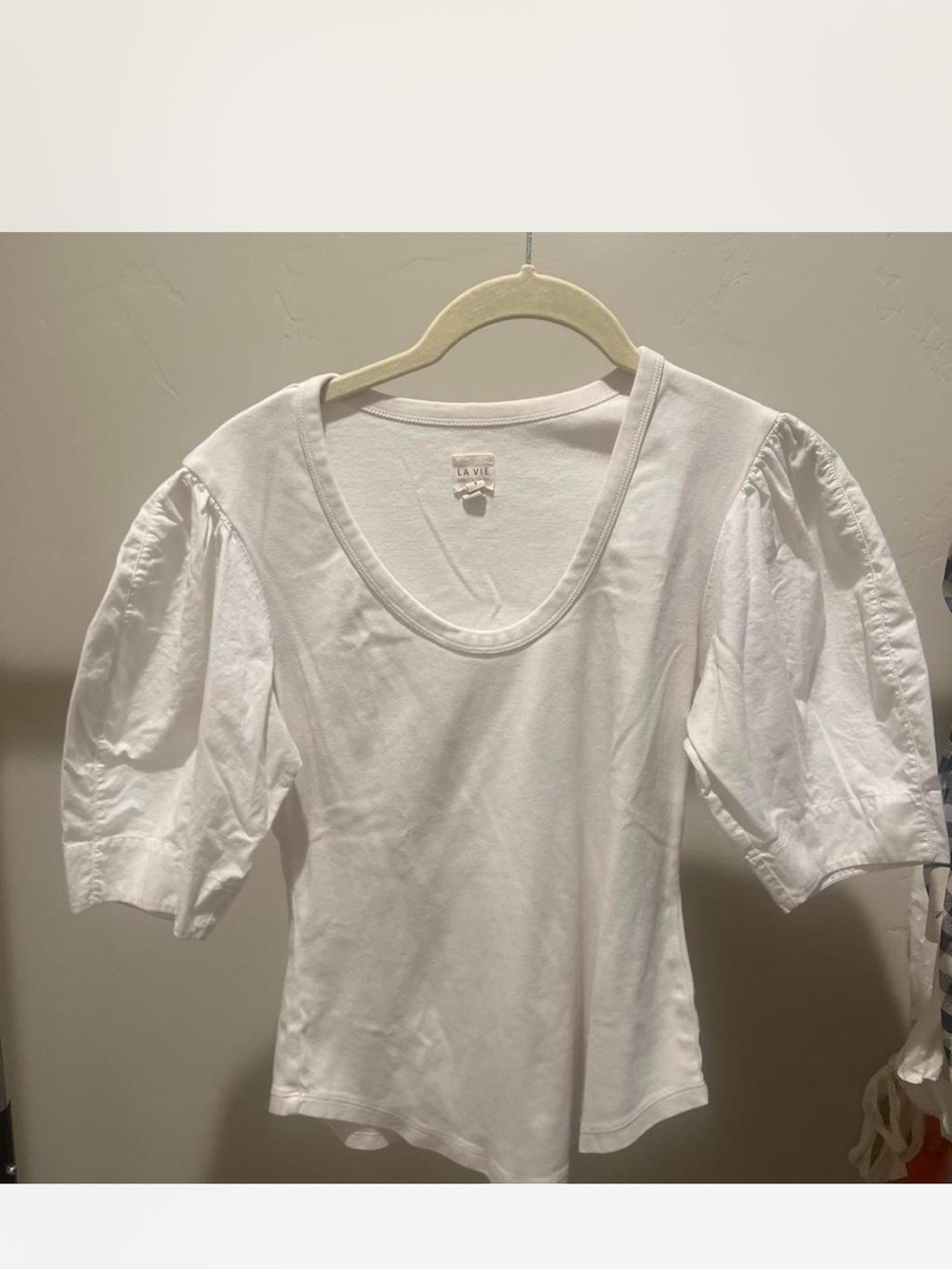 La Vie White Puff Sleeve Scoop Neck Top
